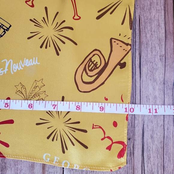 Georges Duboeuf Beaujolais  Noveau Je Taime hand made silk scarf WOMEN\'S